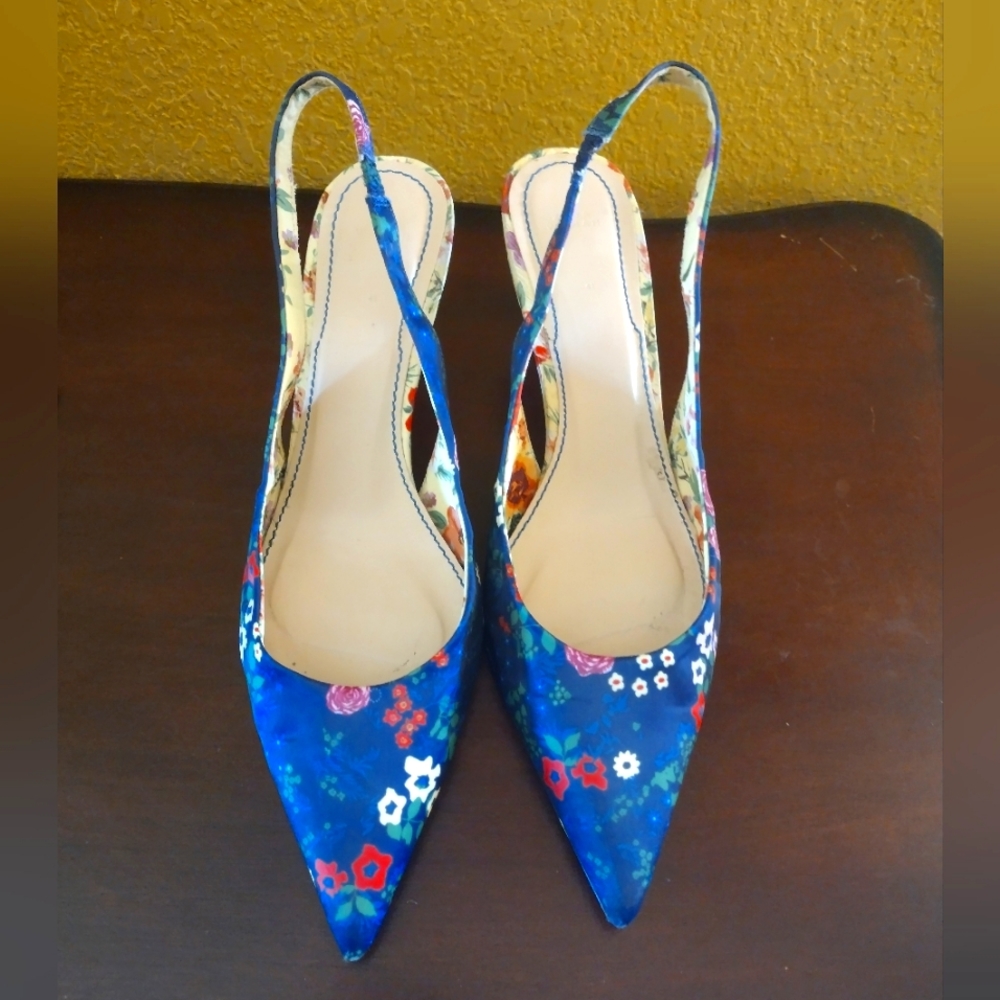 ZARA. DRESSY SHOES. SIZE 10. USED.